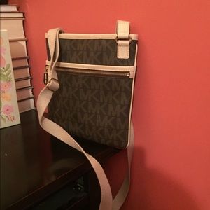 Michael Kors side purse
